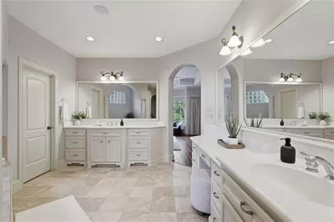 Bath - 8111 Hideaway Lake Cir, Spring, TX 77389 photo 2 of 7