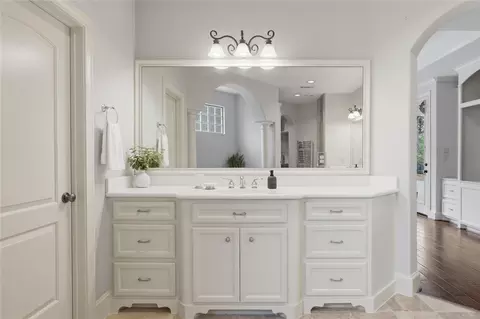 Bath - 8111 Hideaway Lake Cir, Spring, TX 77389 photo 4 of 7