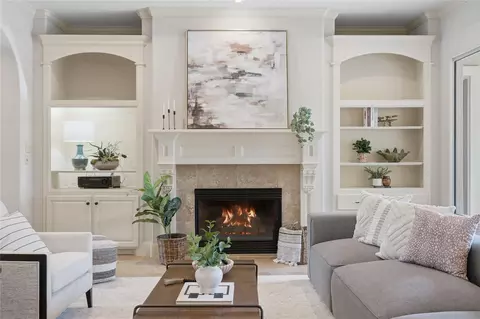 Living - 8111 Hideaway Lake Cir, Spring, TX 77389 photo 2 of 4