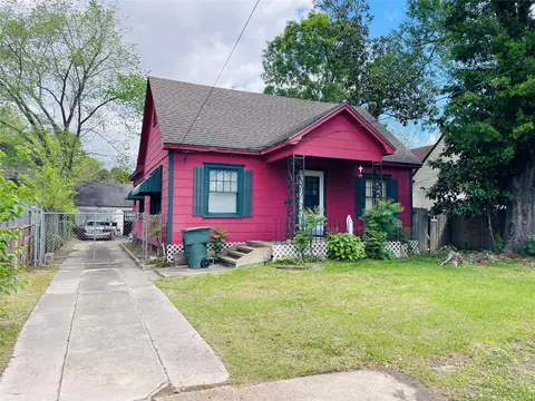 1460 Prairie St, Beaumont, TX 77701