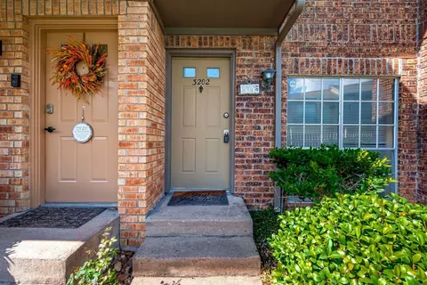 11201 Lynbrook Dr #3202, Houston, TX 77042