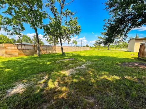 20563 Cochran Rd, Prairie View, TX 77445
