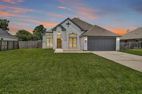 12126 Walden Rd, Montgomery, TX 77356