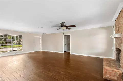 Living - 29302 Stapleford St, Spring, TX 77386 photo 3 of 4