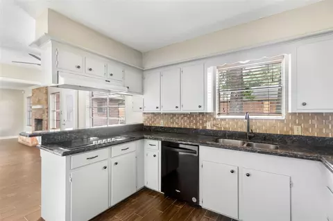 Kitchen - 29302 Stapleford St, Spring, TX 77386 photo 2 of 3
