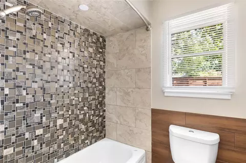 Bath - 29302 Stapleford St, Spring, TX 77386 photo 4 of 6
