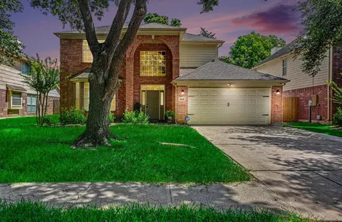 2212 Palm Lagoon Dr, League City, TX 77573