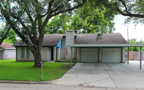 1704 Redwood Cir, Alvin, TX 77511