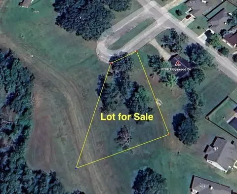 000 Ridgewood Dr, West Columbia, TX 77486
