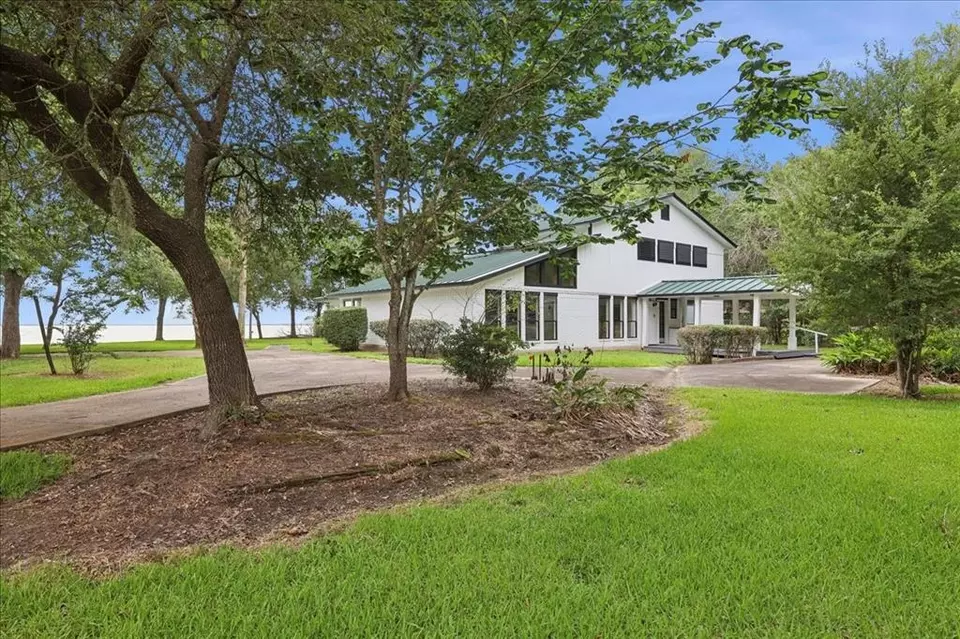 Exterior - 3533 Fm 563, Anahuac, TX 77514 photo 3 of 8