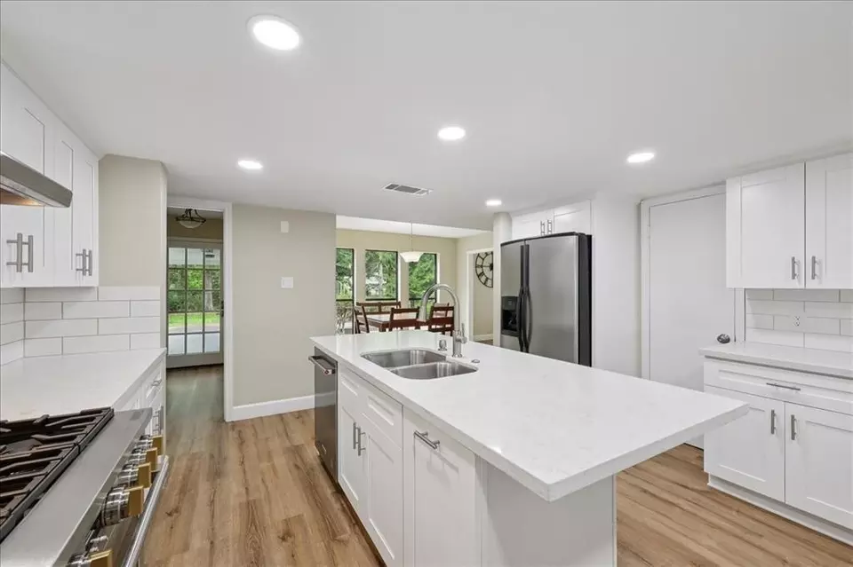 Kitchen - 3533 Fm 563, Anahuac, TX 77514 photo 3 of 3