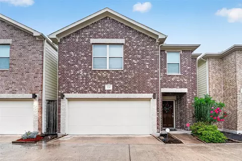 3730 Main Poplar Dr, Houston, TX 77025