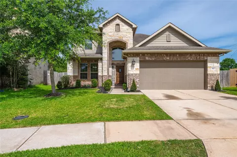 363 Century Oaks Ln, La Marque, TX 77568