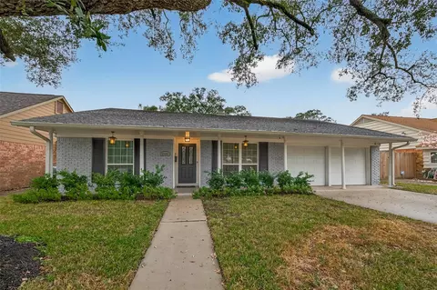 11102 Hillcroft Ave, Houston, TX 77096