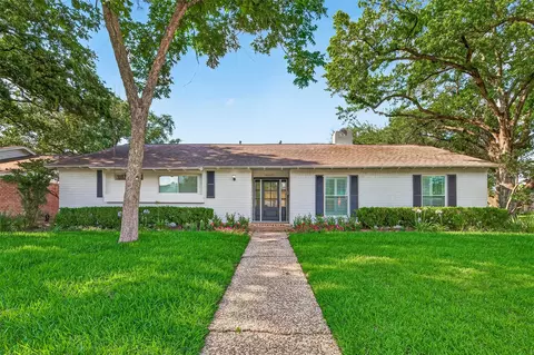 10602 Longmont Dr, Houston, TX 77042