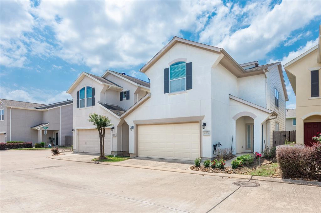 10034 Hillside Bayou Dr  