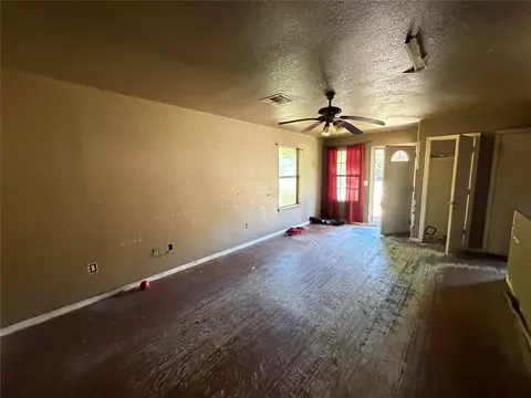 Living - 5145 Pine Burr Blvd, Beaumont, TX 77708 photo 3 of 3
