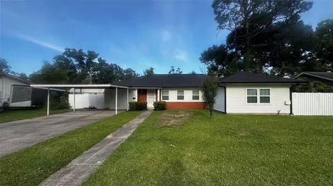 108 Britton Dr, Silsbee, TX 77656
