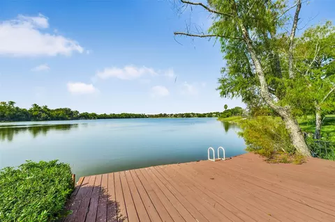 9902 Autumn Lake Trl, Pearland, TX 77584