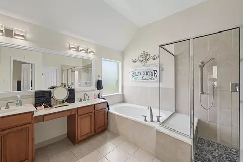 Bath - 30827 Legends Trace Dr, Spring, TX 77386 photo 1 of 4