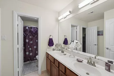 Bath - 30827 Legends Trace Dr, Spring, TX 77386 photo 3 of 4