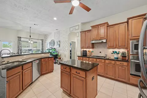 Kitchen - 30827 Legends Trace Dr, Spring, TX 77386 photo 2 of 3