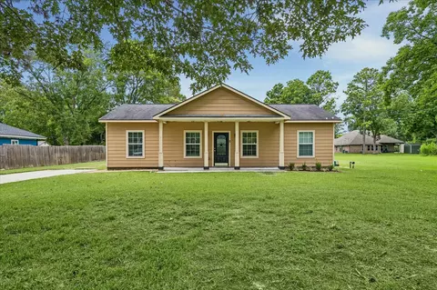 211 Little Buck Dr, Crosby, TX 77532
