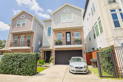 2220 Stuart St, Houston, TX 77004