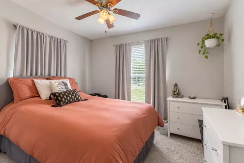 Bedroom - 903 Willow St, Pasadena, TX 77506 photo 2 of 4