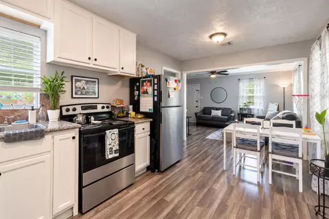 Kitchen - 903 Willow St, Pasadena, TX 77506 photo 2 of 3