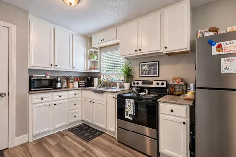 Kitchen - 903 Willow St, Pasadena, TX 77506 photo 1 of 3
