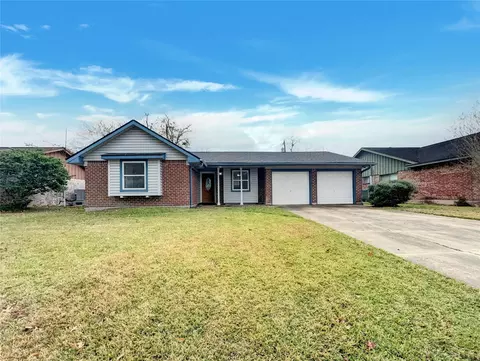2103 Williamsburg Ct N, League City, TX 77573