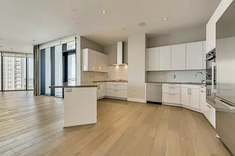 1409 Post Oak Blvd #1602, Houston, TX 77056