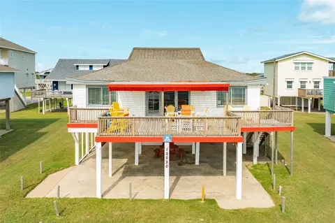 12520 E Buena Vista Dr, Galveston, TX 77554