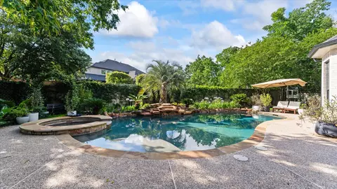 Exterior - 2 Winsome Path Cir, Spring, TX 77382 photo 6 of 9