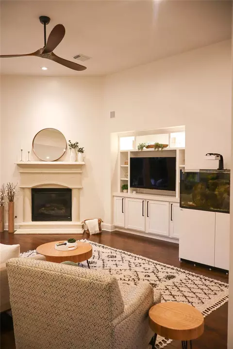 Living - 2 Winsome Path Cir, Spring, TX 77382 photo 2 of 4