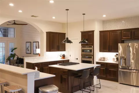 Kitchen - 2 Winsome Path Cir, Spring, TX 77382 photo 4 of 4