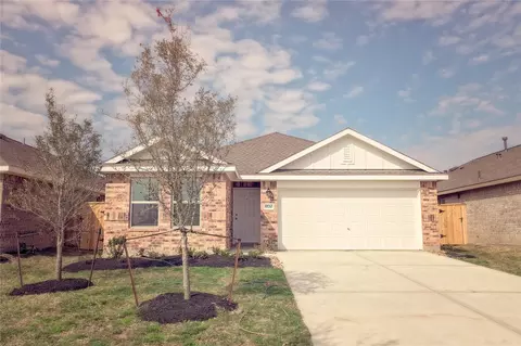 9530 Brookside Point Dr, Baytown, TX 77521