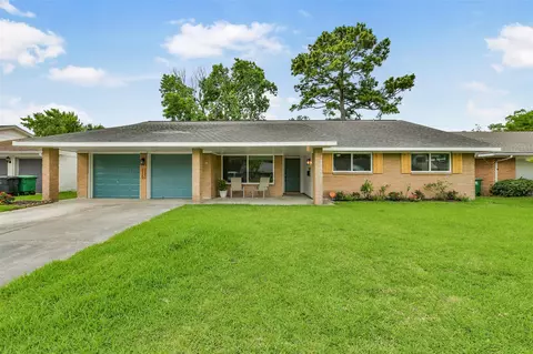 315 S Ravenhead Dr, Houston, TX 77034