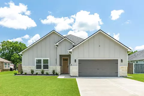 2527 Turberry Dr, West Columbia, TX 77486