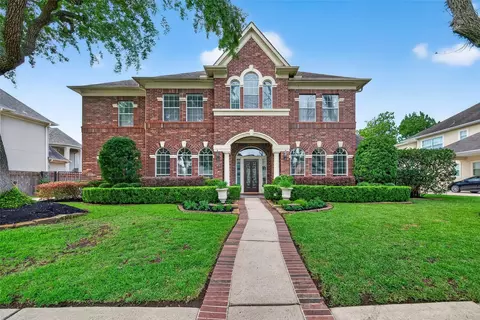 15 Stonecliff Cir, Sugar Land, TX 77479