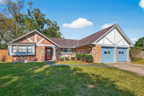 5703 Woodville Ln, Pearland, TX 77584