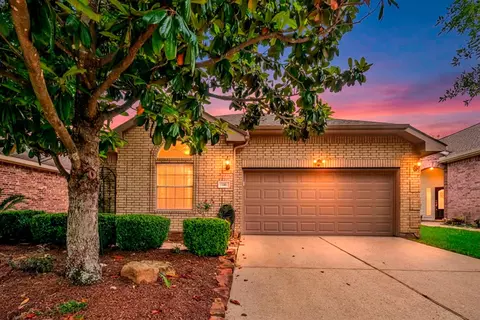 26 Paddington Way, Conroe, TX 77384