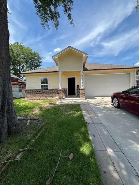 10525 Burman St, Houston, TX 77029