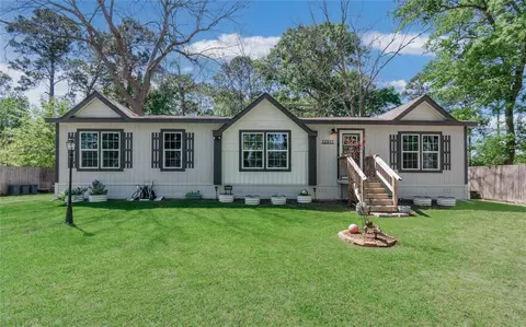 12917 Live Oak Ln, Mont Belvieu, TX 77535