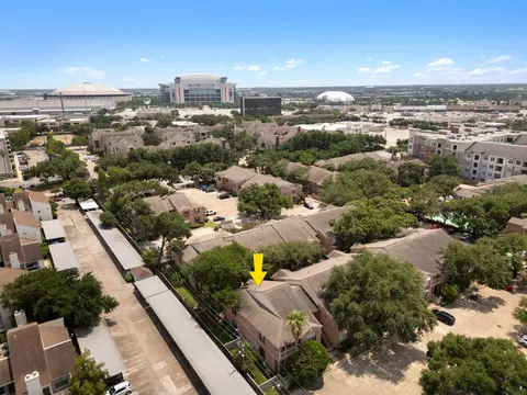 2255 Braeswood Park Dr #184, Houston, TX 77030