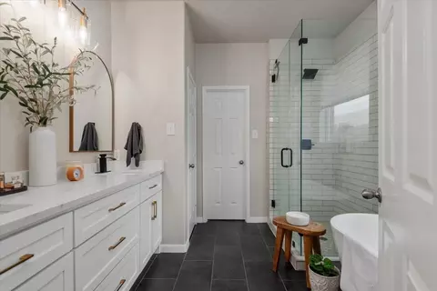 Bath - 2410 Laureldale Park Ln, Spring, TX 77386 photo 1 of 6