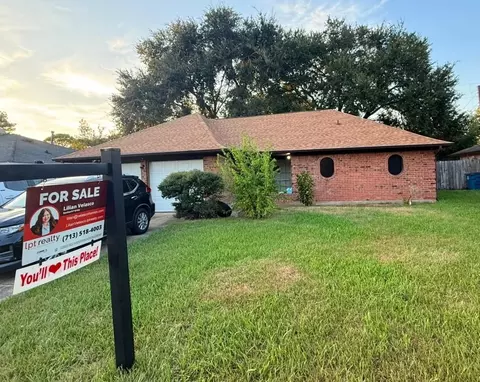 6134 Elkwood Forest Dr, Houston, TX 77088