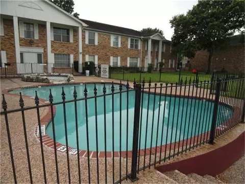 7209 Beechnut St #B, Houston, TX 77074