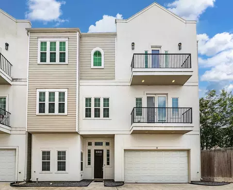 955 W 24th St #D, Houston, TX 77008